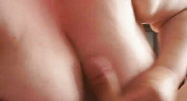 melody sex Milf với tits silicone tham gia quan hệ tình dục của con gái riêng và bạn sex thư kỳ trai của cô.