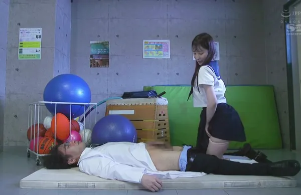 sex dưới biển Chuyện lạ đời, nữ sinh yêu thầy giáo trẻ và đã chuốc thuốc mê anh ấy