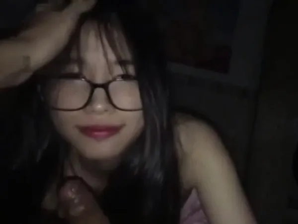 doanh thu phim mưa đỏ box office Vợ đi làm ca đêm, chồng lẻn sang phòng trọ để em học sinh kính cận mút cu